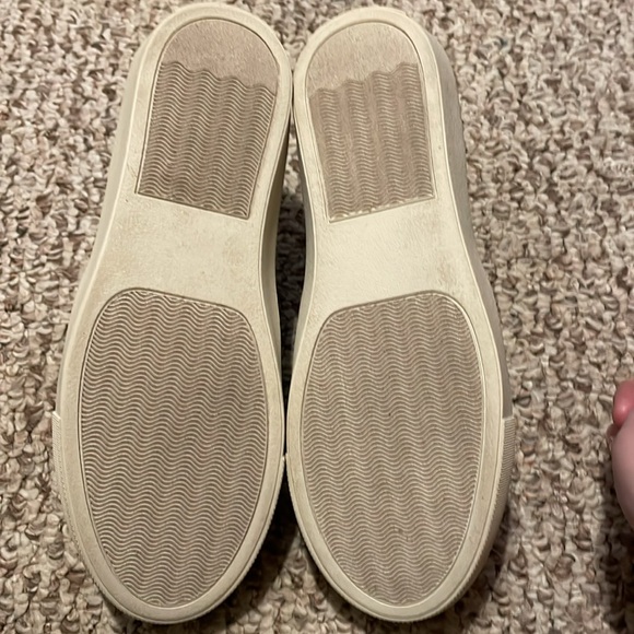 Steve Madden Ecentrcq Quilted Taupe Slip-on Sneaker - Picture 5 of 5